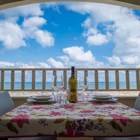 Monolocale Con Garage Fronte Mare -la Dolce شقة ريميني